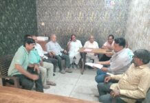 सैनी समाज के प्रतिभा सम्मान समारोह की तैयारियों पर मंथन झुंझुनूं में सैनी समाज प्रतिभा सम्मान समारोह की तैयारियों को लेकर आयोजित बैठक