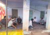 चुनाव ड्यूटी में जान गंवाने वाले शिक्षक कैलाश चंद्र के परिवार के साथ खड़ा हुआ प्रशासन , कलेक्टर-एसपी ने बंधाया ढांढस धतरवाला में चुनाव ड्यूटी के दौरान दिवंगत शिक्षक कैलाश चंद्र के परिजनों से मुलाकात कर सांत्वना देते जिला कलेक्टर डॉ. अरूण गर्ग और एसपी कावेंद्र सिंह सागर