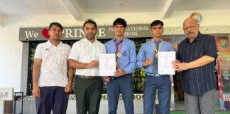राज्य स्तरीय बॉक्सिंग में प्रिंस स्कूल का दमदार प्रदर्शन , रोहित ने जीता स्वर्ण तो कनिष्क ने कांस्य पदक पर जमाया कब्जा राज्य स्तरीय बॉक्सिंग प्रतियोगिता में स्वर्ण पदक जीतने वाले प्रिंस इंटरनेशनल स्कूल झुंझुनूं के रोहित और कांस्य पदक विजेता कनिष्क