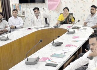डाइट चूरू में तीन दिवसीय परियोजना आधारित अधिगम पीबीएल शिक्षक प्रशिक्षण के समापन समारोह में शामिल प्रशिक्षक और शिक्षक