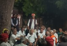 चेनाराम चौधरी का डोर-टू-डोर जनसंपर्क, वार्डों में की बैठकें देसूरी ग्राम पंचायत में सरपंच प्रत्याशी चेनाराम चौधरी सैकड़ों समर्थकों के साथ घर-घर जनसंपर्क करते हुए